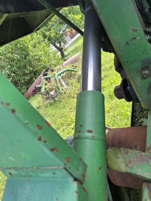 Okazyjna wyprzedaż Czesci sieczkarni john deere 6710  od 2zł/kg ,Goodyear 800/65 x32