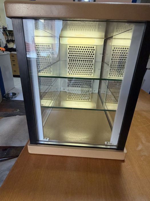 Vitrine refrigeradora expositora SACAIOLA industrial