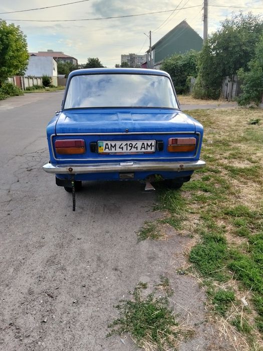 Автомобиль ваз 2103