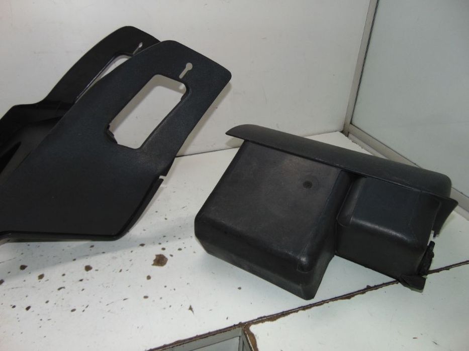 Peugeot 305 consola central/porta luvas