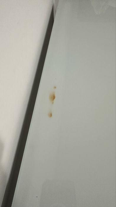 Mesa de tampo branco de vidro mais 4 cadeiras