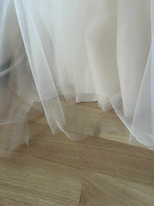 Piękna suknia ślubna litera A rozmiar s