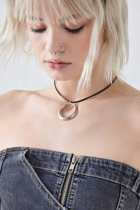 підвіски на шнурках urban outfitters