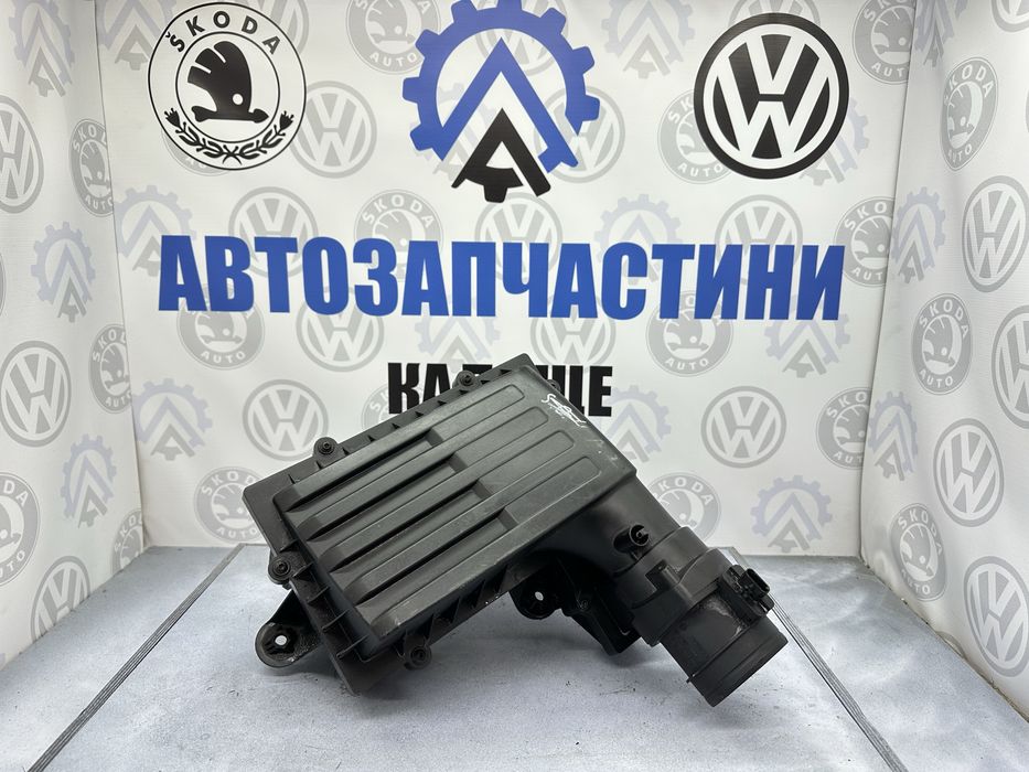 Корпус повітряного фільтра Skoda Octavia A7 2.0 TDI Golf 7 B7