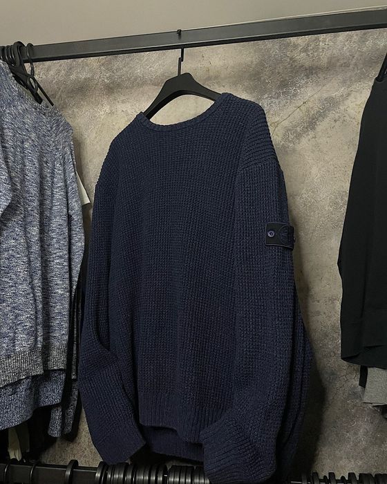 Ghost NAVY sweater
