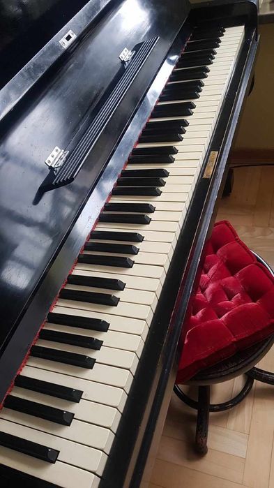 Sprzedam pianino czarne