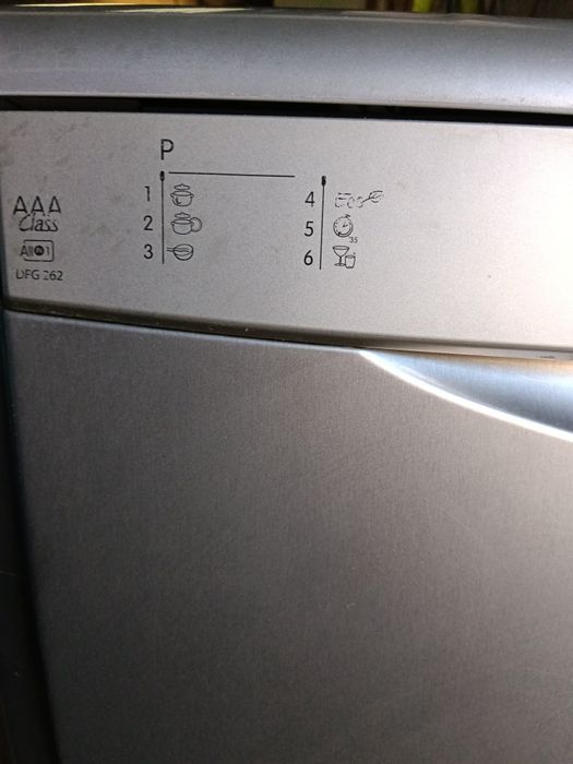Entrega garantia máquina de loiça Indesit cor cinza
