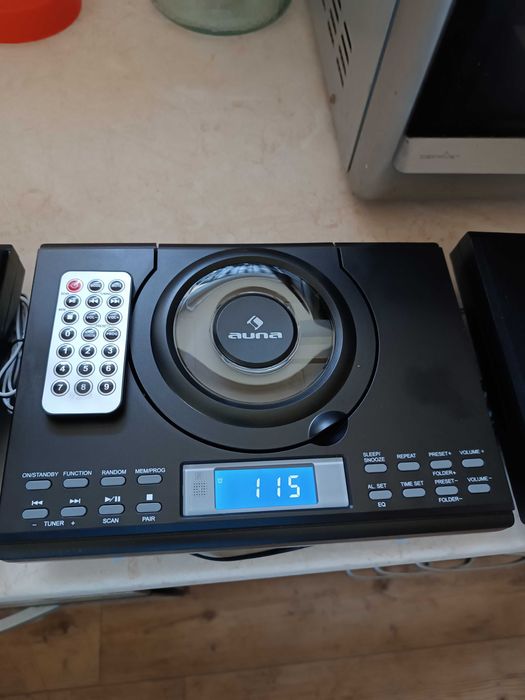 Wieża stereo marki Auna czarna