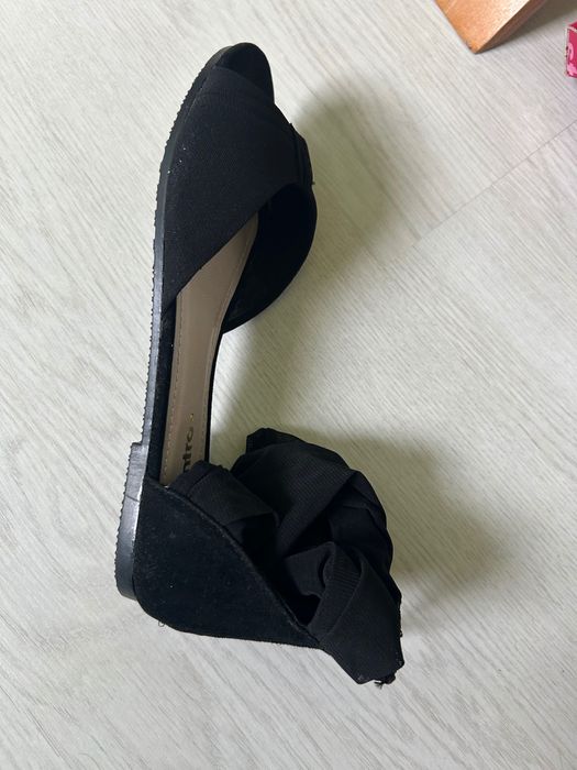 Eleganckie, czarne sandałki