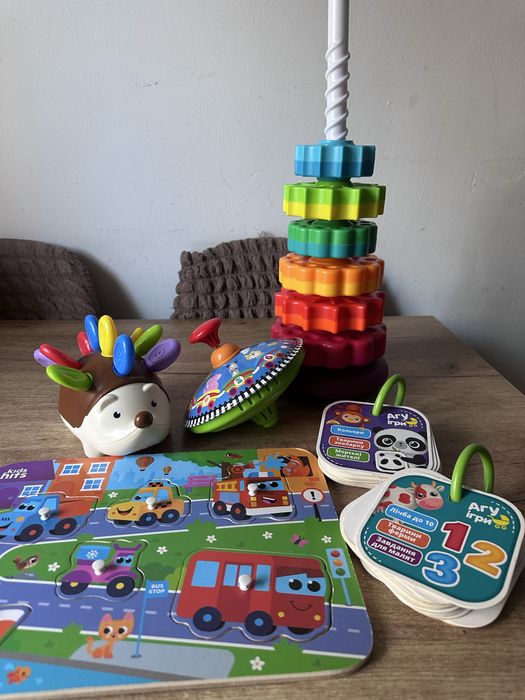 Набір розвиваючих іграшок для найменших