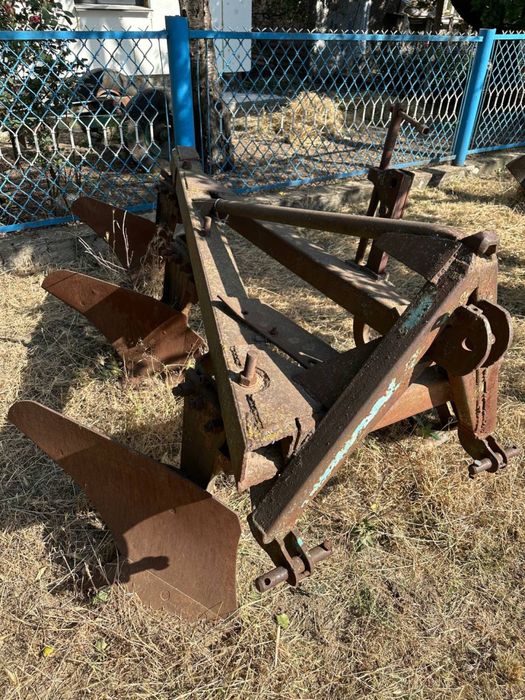 Продам плуг трьохкорпусний