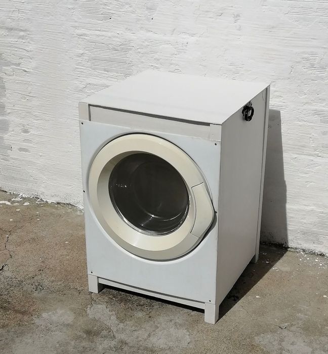 armario de roupa suja by a Arte do lixo