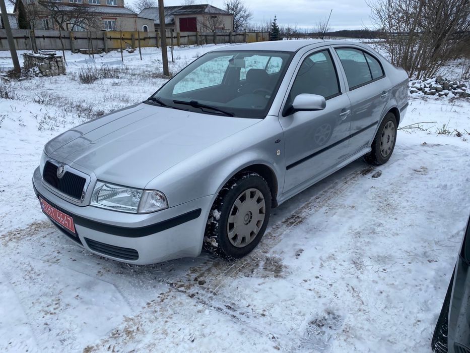 Свіжопригнані Skoda octavia tour малі пробіги
