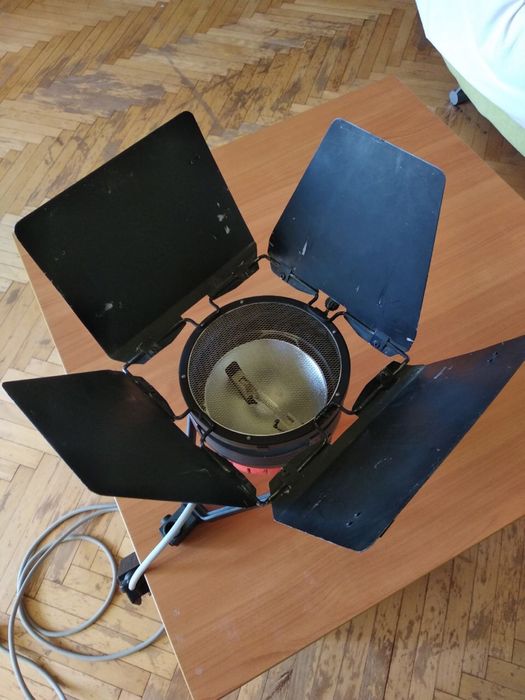 Світло студійне. Студийный свет Ianiro Varibeam 800