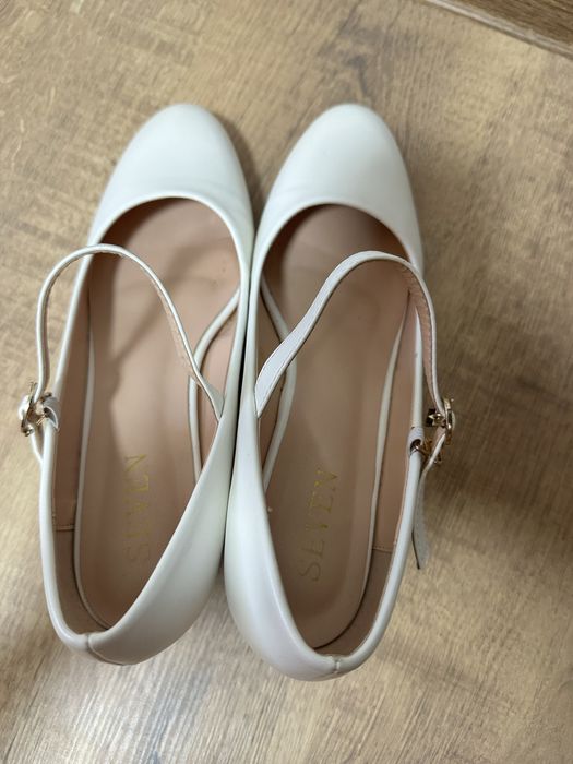 Весільні туфлі 40 розмір