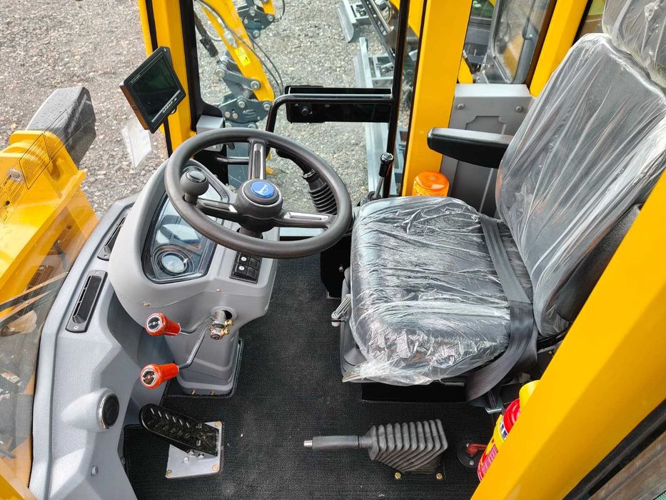 Ładowarka APS 15F – Nowa | Udźwig 1500 kg | 0,6 m³ | Gwarancja