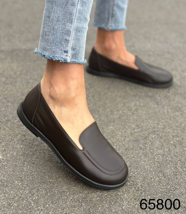 Жіночі шкіряні туфлі в кольорах