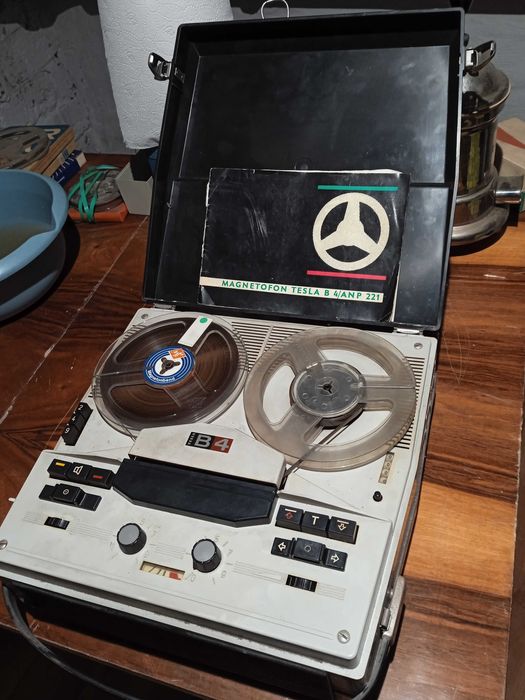 Magnetofon szpulowy Tesla B4