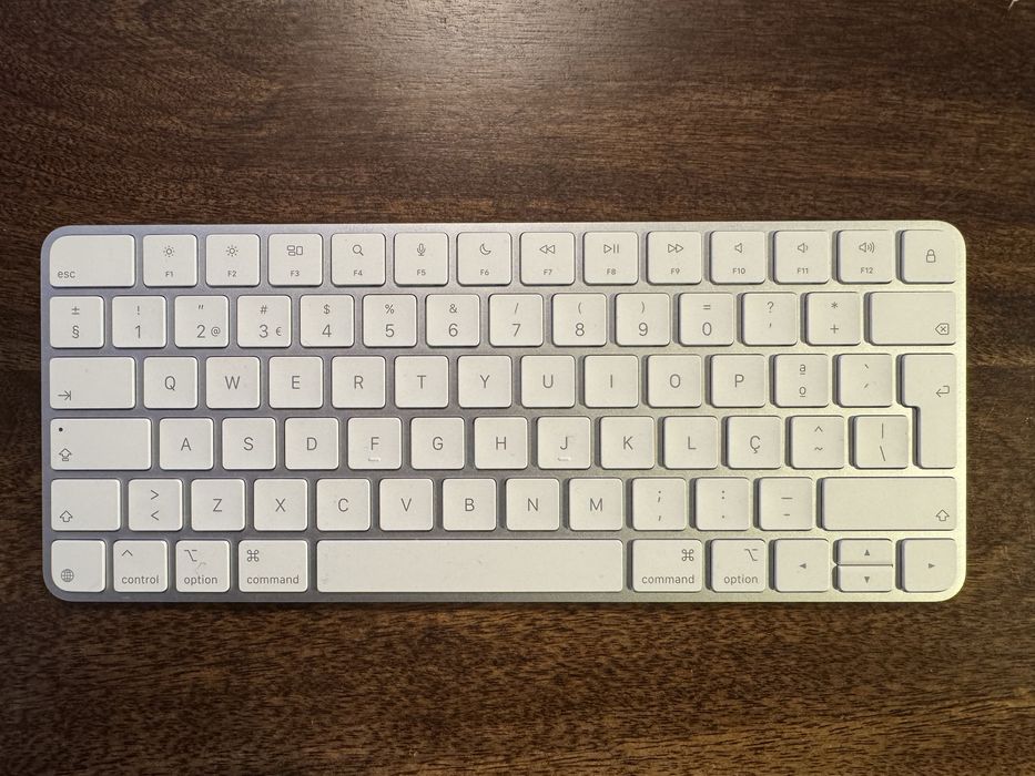 Apple Magic Keyboard (USB-c) novo - Português