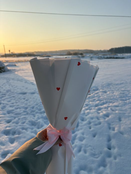 Тюльпани з атласної стрічки, чудовий подарунок на дееь закоханих