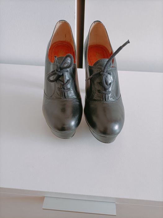 Sapatos compensados