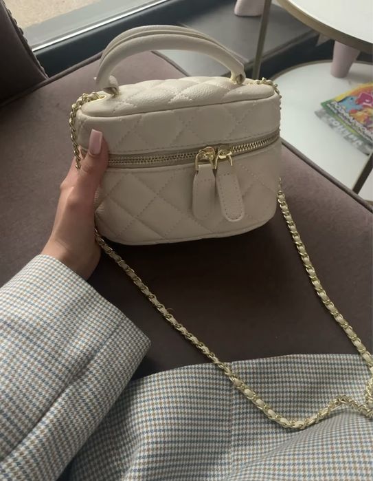 Сумка бежевого кольору