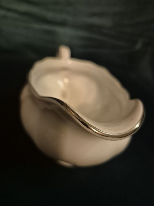 Porcelanowa sosjerka z Karoliny
