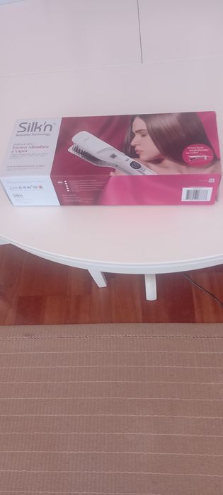 Escova alisadora SilK'n nova