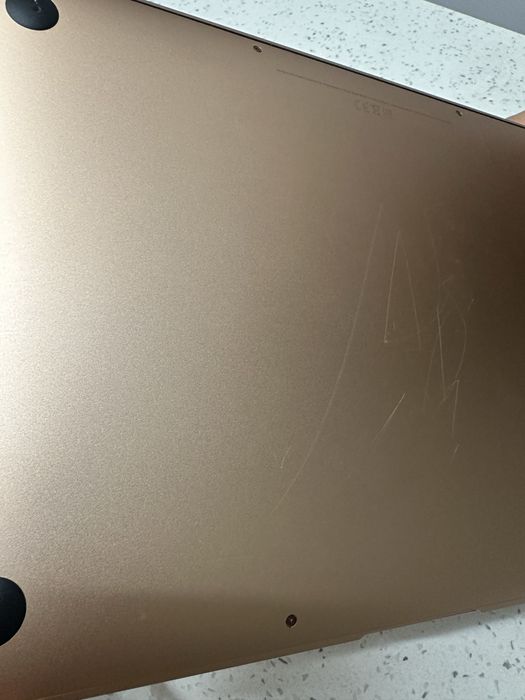 MacBook Air M1 13” (2020) Rose Gold – Para peças ou reparação