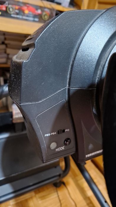 Base thrustmaster t300 Ferrari Alcântara