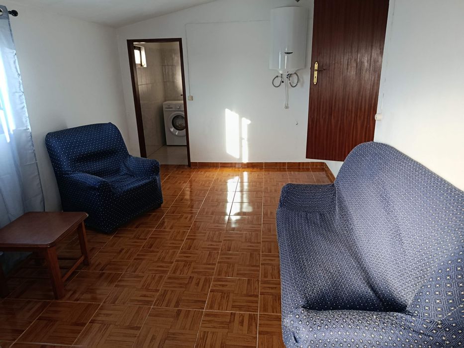 Casa Típica T2 com Terreno | São Marcos da Serra | Arrendamento Anual