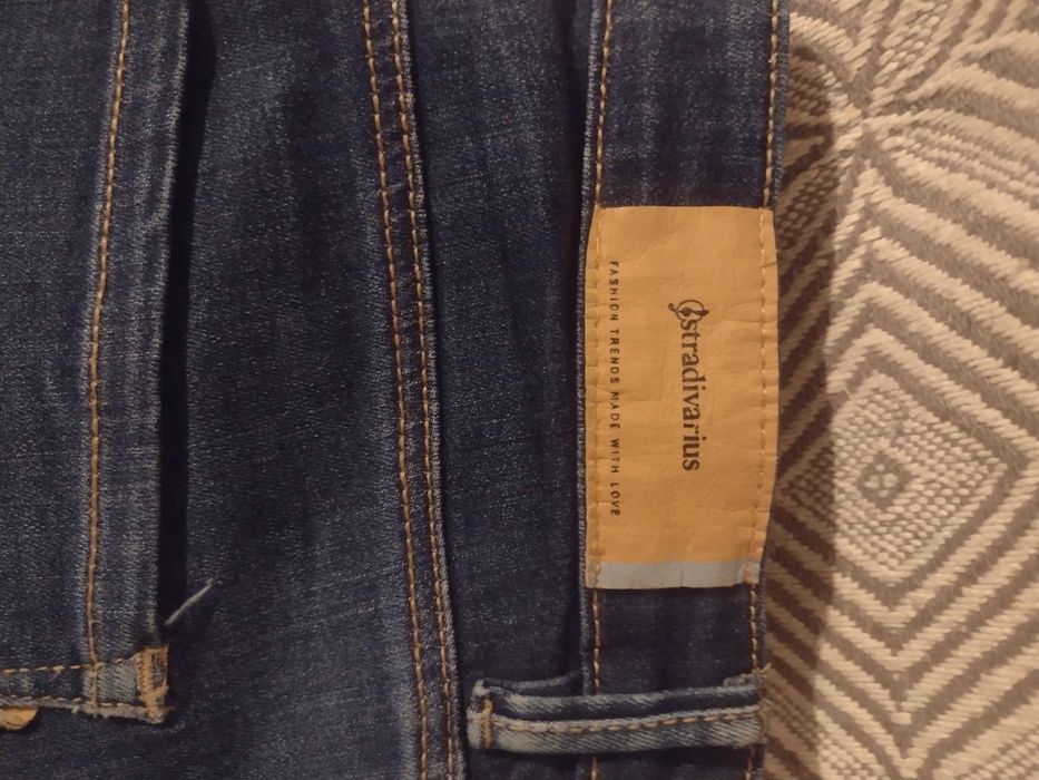 Dżinsy Stradivarius