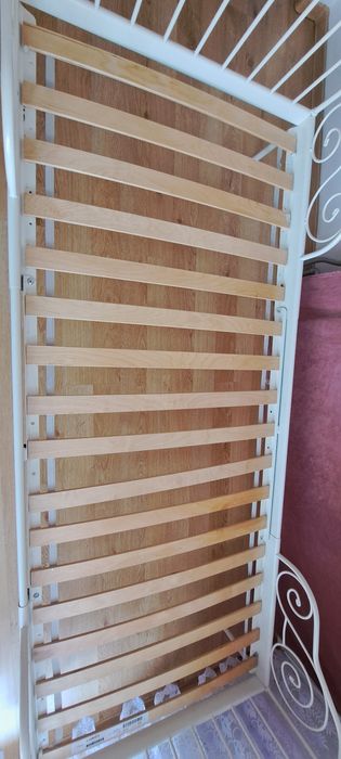 Łóżko rosnące z dzieckiem Ikea białe.