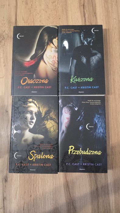 Kompletna seria Dom Nocy (12 tomów + 4 nowelki) P.C. Cast
