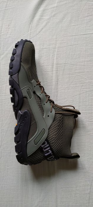 Buty turystyczno-sportowe