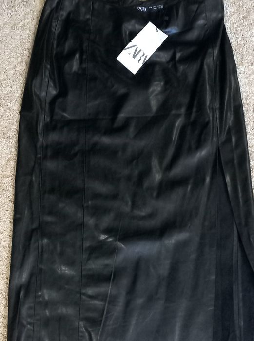 Спідниця із еко шкіри Zara.