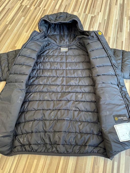 Весенне осенняя куртка Jack Wolfskin Состояние новой Рост 152
