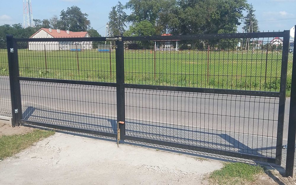 Brama dwuskrzydłowa  panel  nowa