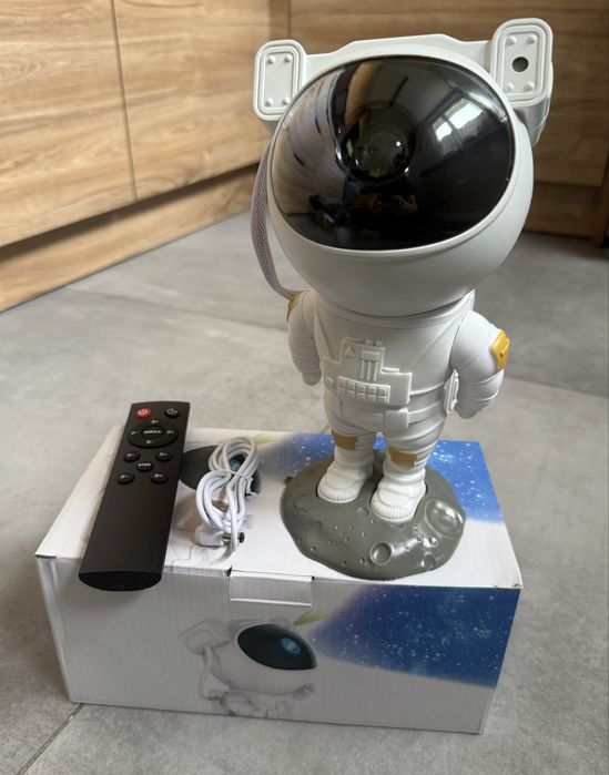 Galaktyczna Lampka Nocna dla Dzieci Projektor Gwiazd Astronauta Biały