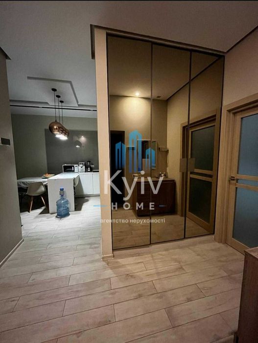 Продаж просторої 3-кімнатної квартири в ЖК «Чайка», вул. Лобановського, 21 (корпус 3)