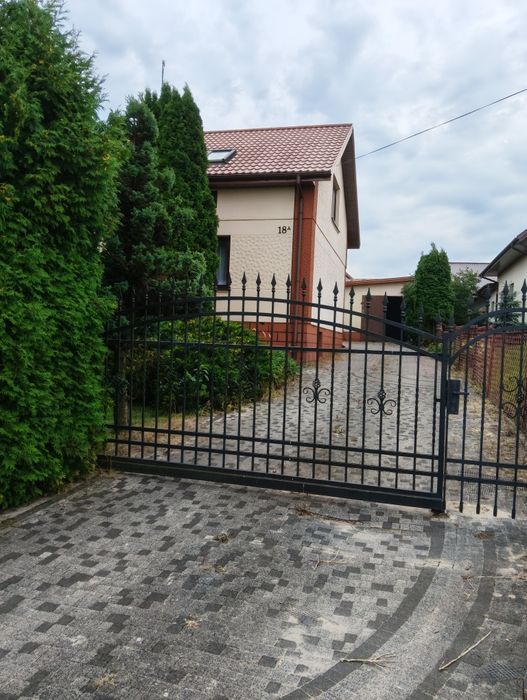 Dom z działką i sadem