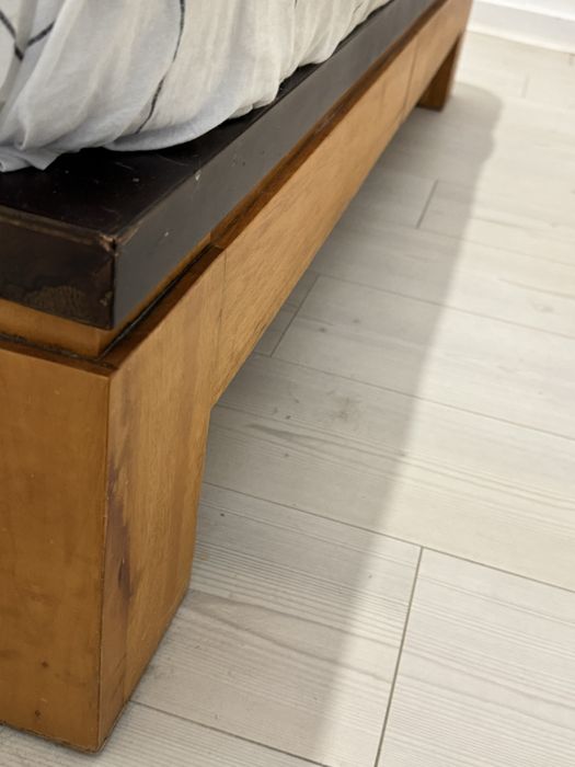 Cama + Estrado + 2 Mesas de cabeceira