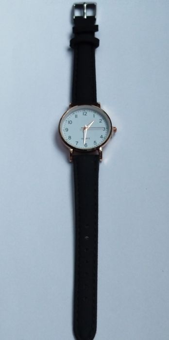 Жіночий кварцевий годдиник.