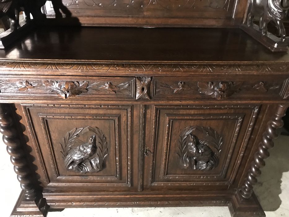 Буфет старовинний неоренесанс мисливський