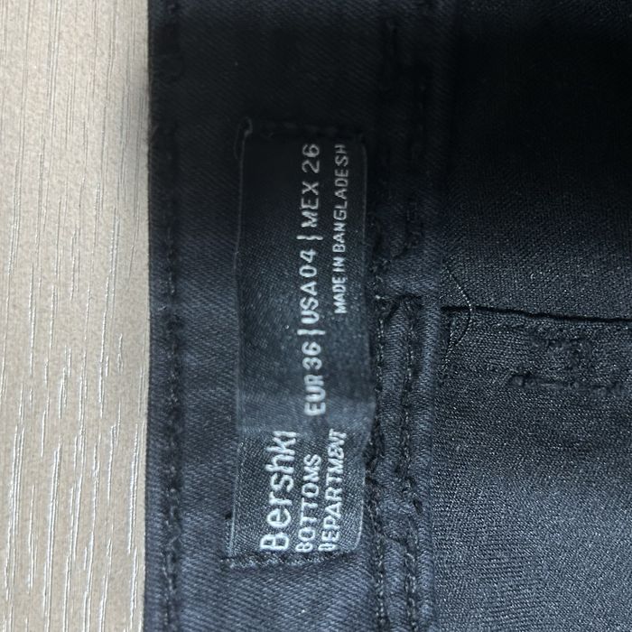 Rozmiar S/ 36 wygodne czarne spodenki z Bershki