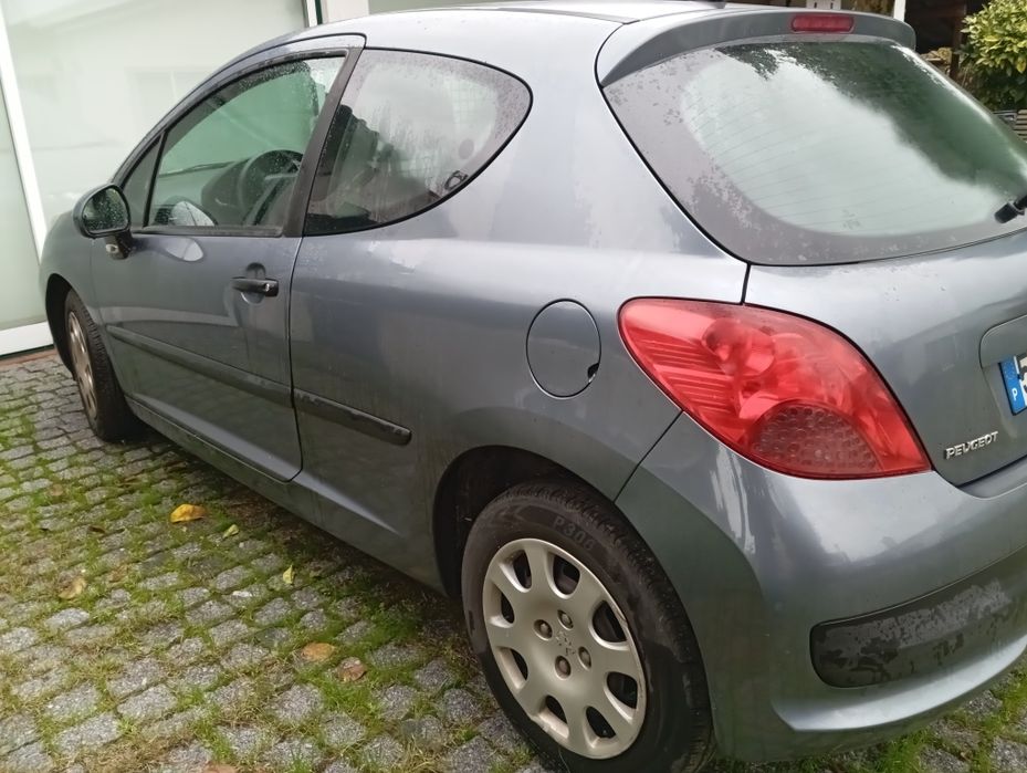 Peugeot 207 comercial