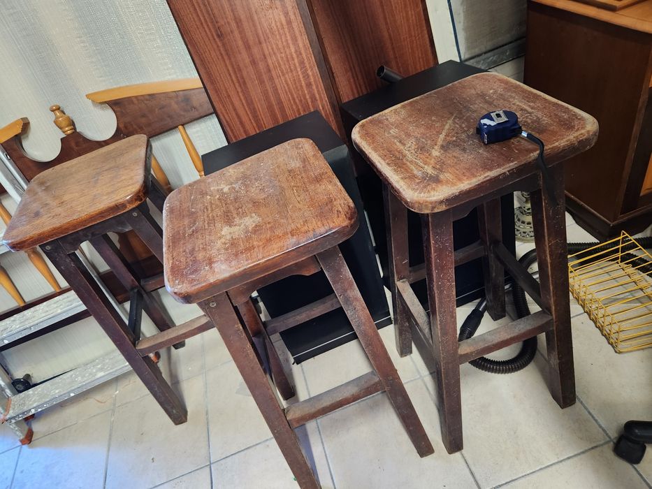 Conjunto de bancos altos