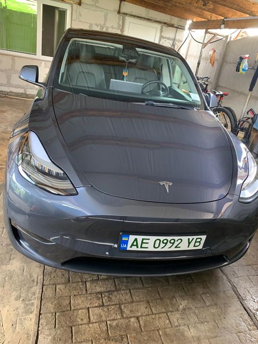 Продам Tesla Y в гарному стані