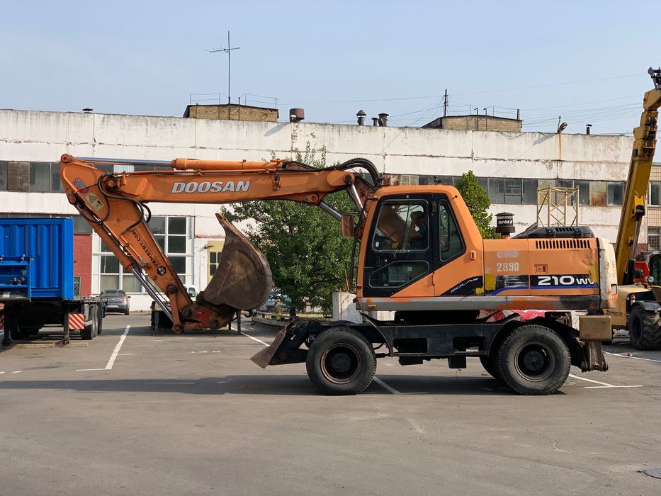 Колісний екскаватор DOOSAN SOLAR 210W-V Колесный экскаватор 20 тонн
