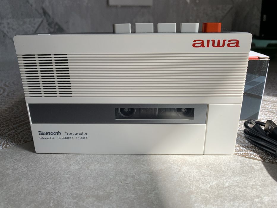 Касетний плеєр Aiwa T7 ретро